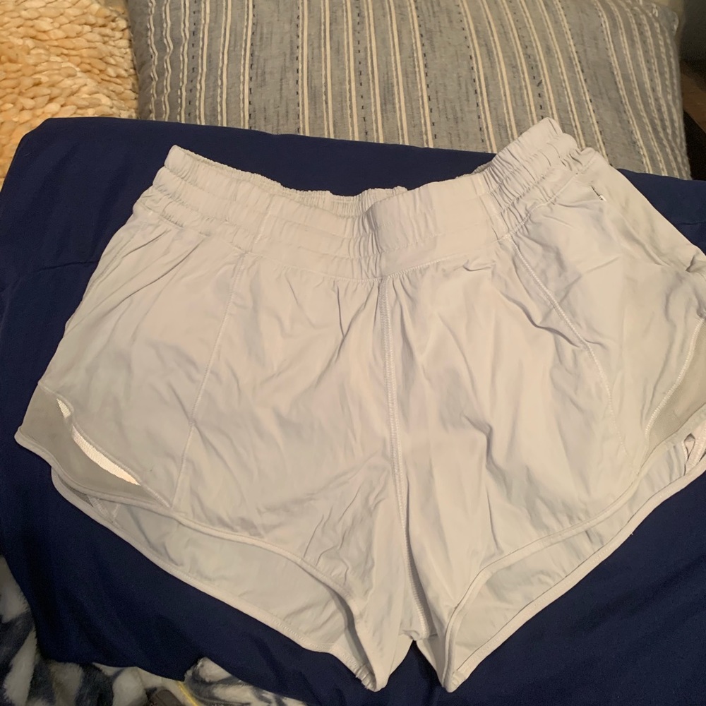 Size 6 white lulu shorts!